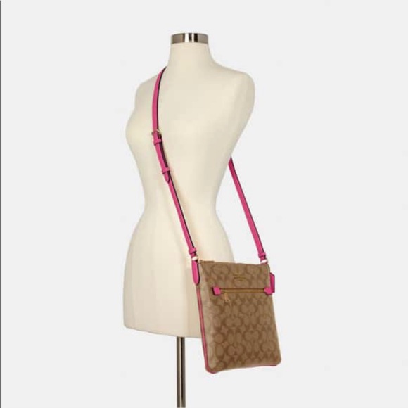 Gorgeous NWOT 🤩 - Bold Pink Signature Coach Rowan File Crossbody Purse - Picture 4 of 6